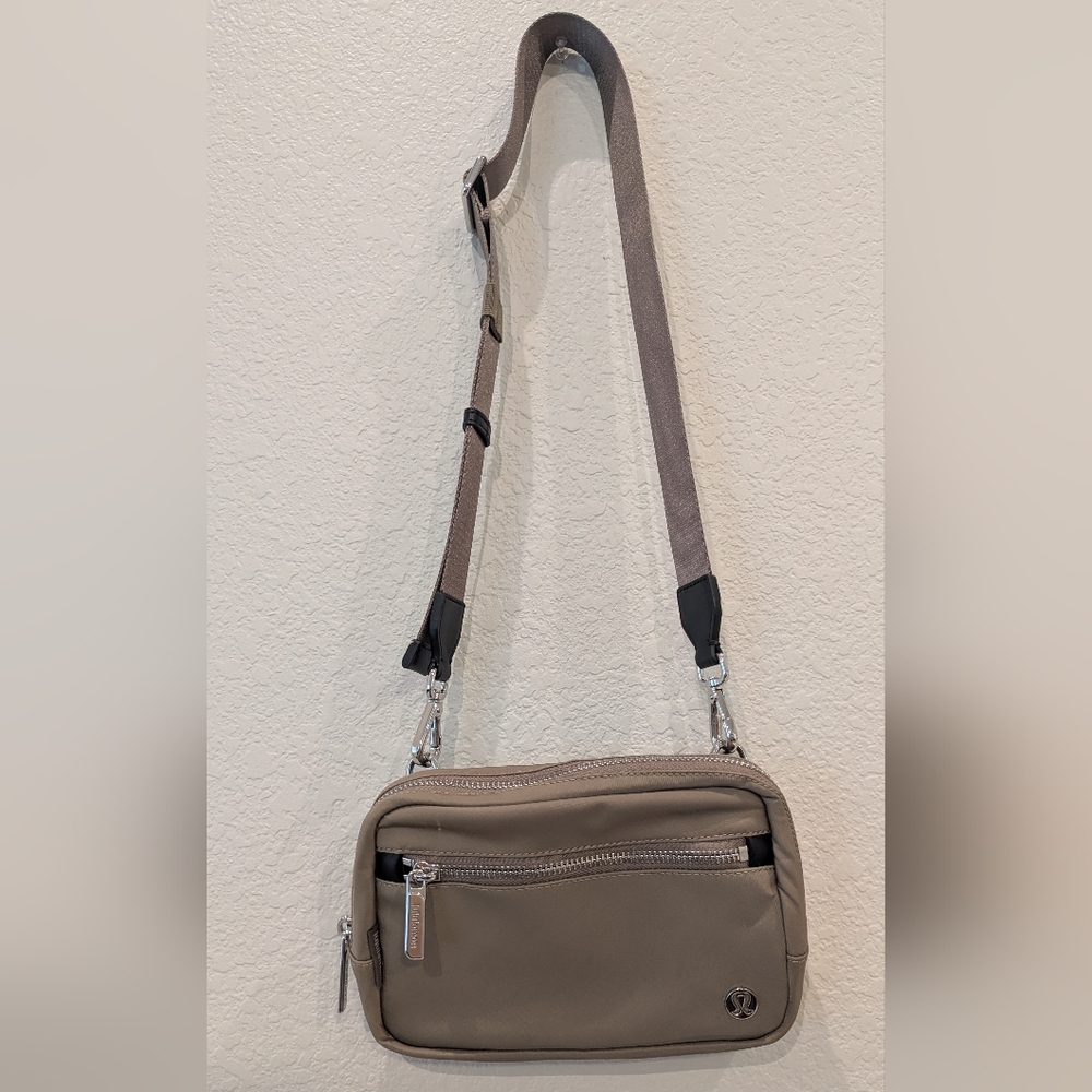 Lululemon Everywhere Crossbody Bag